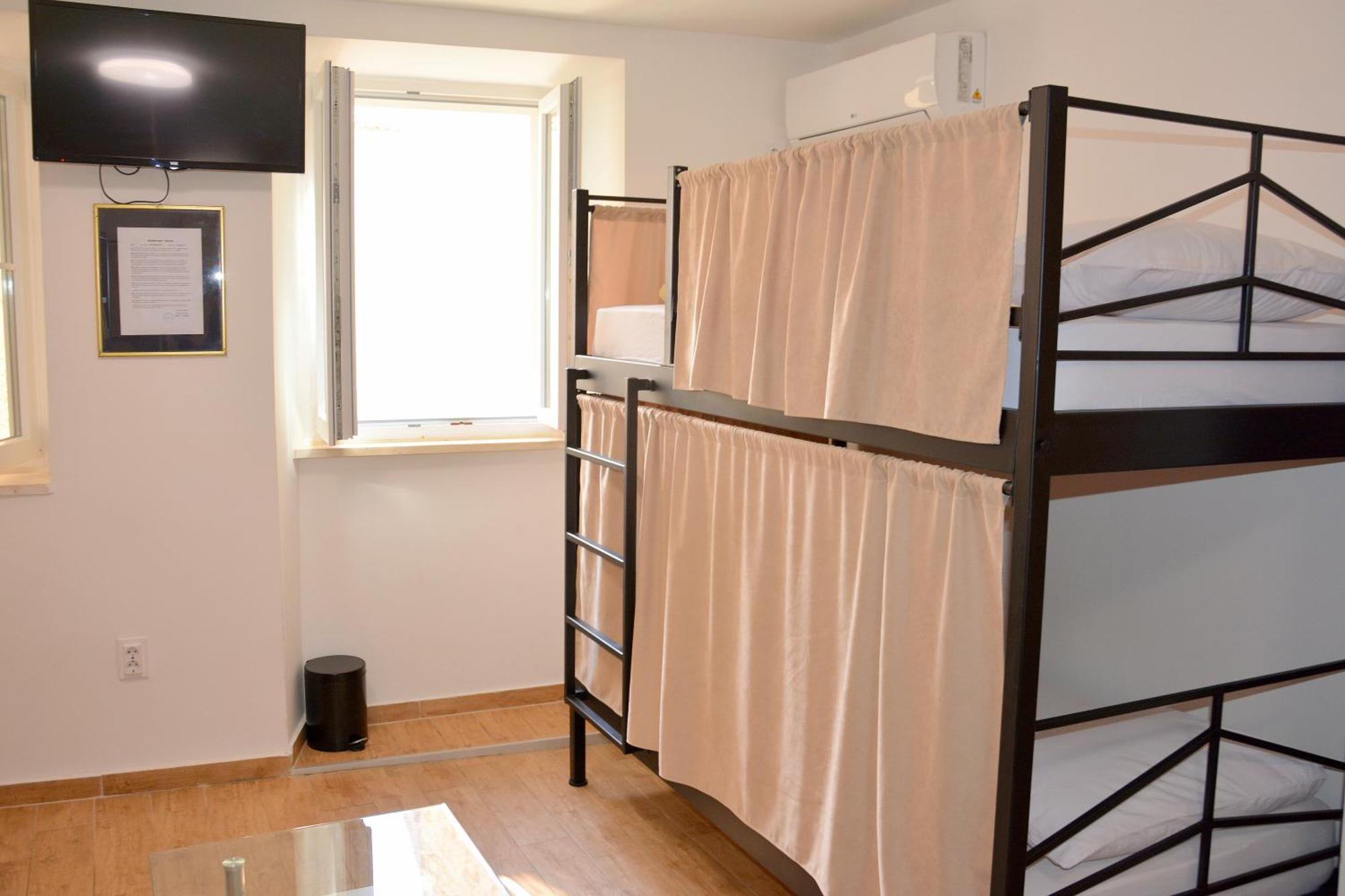 Montenegro Hostel B&B Budva Buitenkant foto