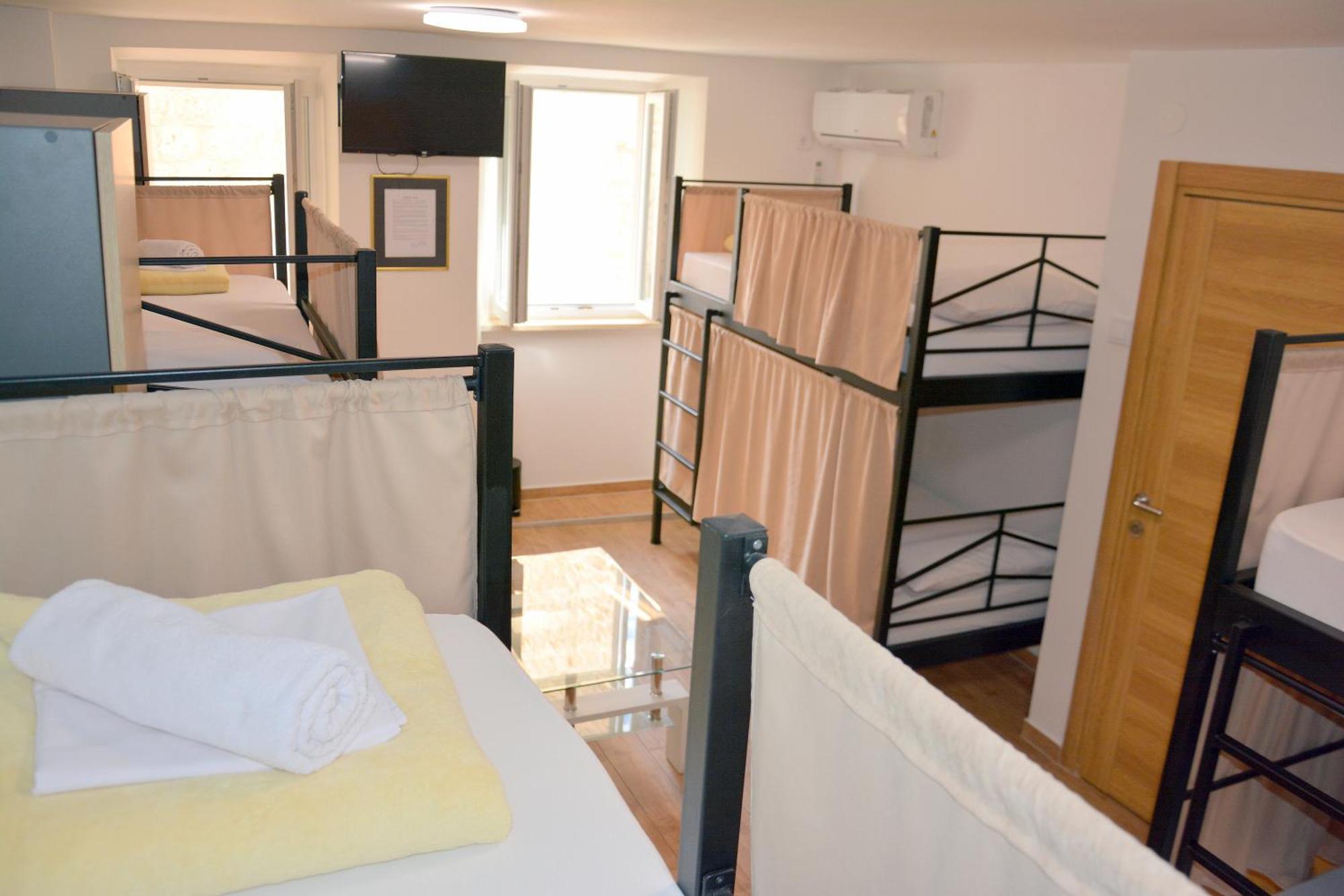 Montenegro Hostel B&B Budva Buitenkant foto
